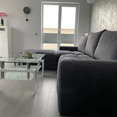 Apartment 4 Penthouse Terrace W18+w19 *